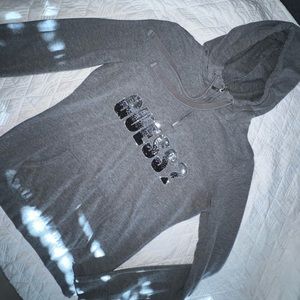 GUESS sweater
